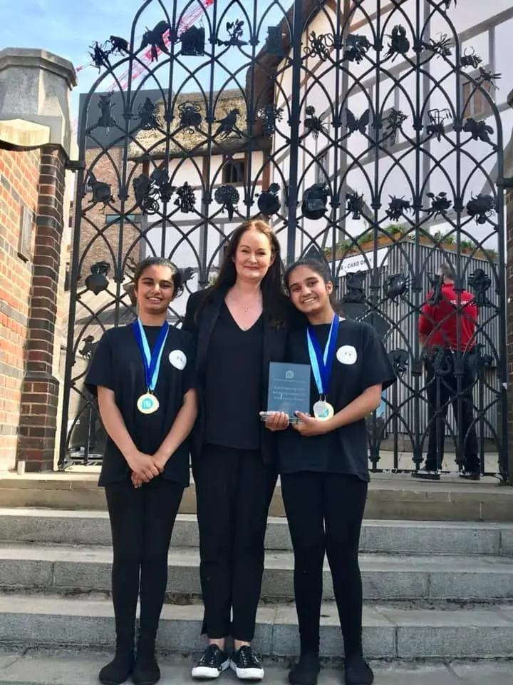 ESU 1 Lisa with our students outside the ESU Shakespeare competition, Shakespeares Globe