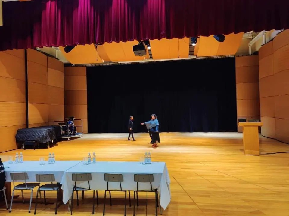 ESU 5 On stage at the Shakespeares Globe